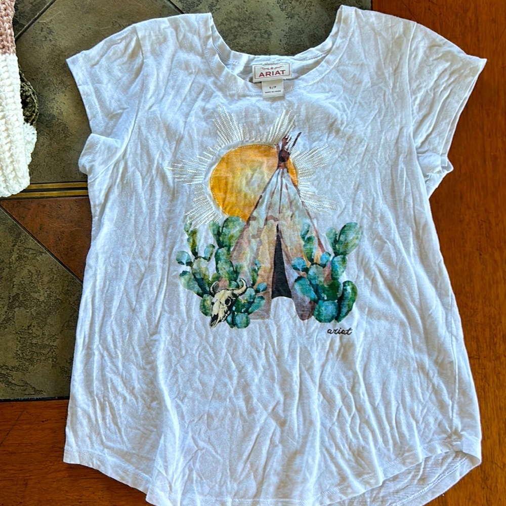 Brand: ARIAT Size: S Color: White